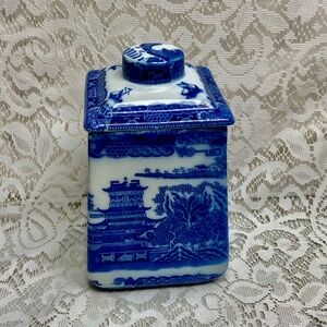 Vintage, Rare Blue Willow Canister- Flour, Sugar or Cookie Jar